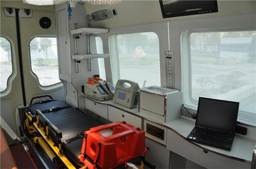 永修县救护车内部